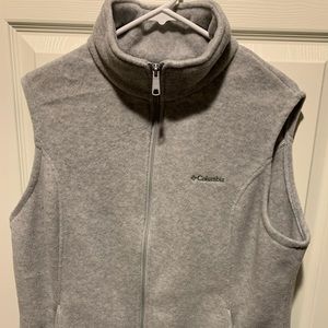 Columbia plush vest, XL; new without tags.